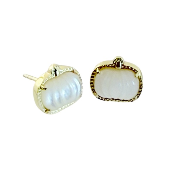 KENDRA SCOTT Pumpkin Rhodium Stud Earrings In White Mother Of Pearl. NWOT - Picture 1 of 5